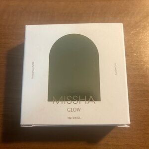 NIB! MISSHA Glow Cushion Foundation in Vanilla!
